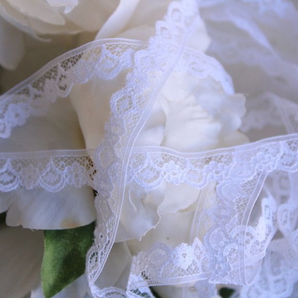 Vintage Lace Trim White Floral .50" Wide, 4 Yards - Picture 2 of 10